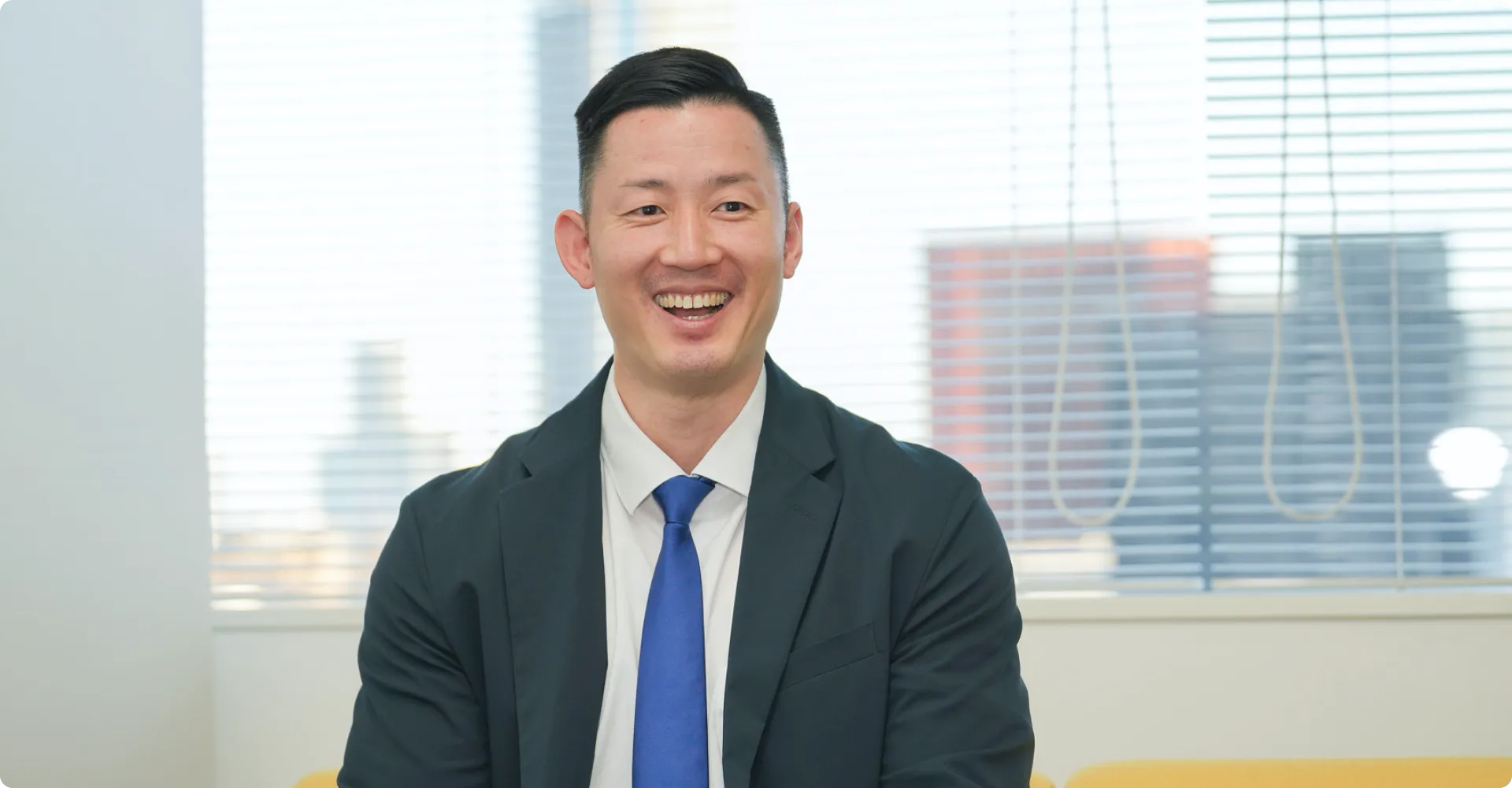 医師を「知り尽くす」探究心が原動力。
境界を越えて人を巻き込み、未踏の事業を創る